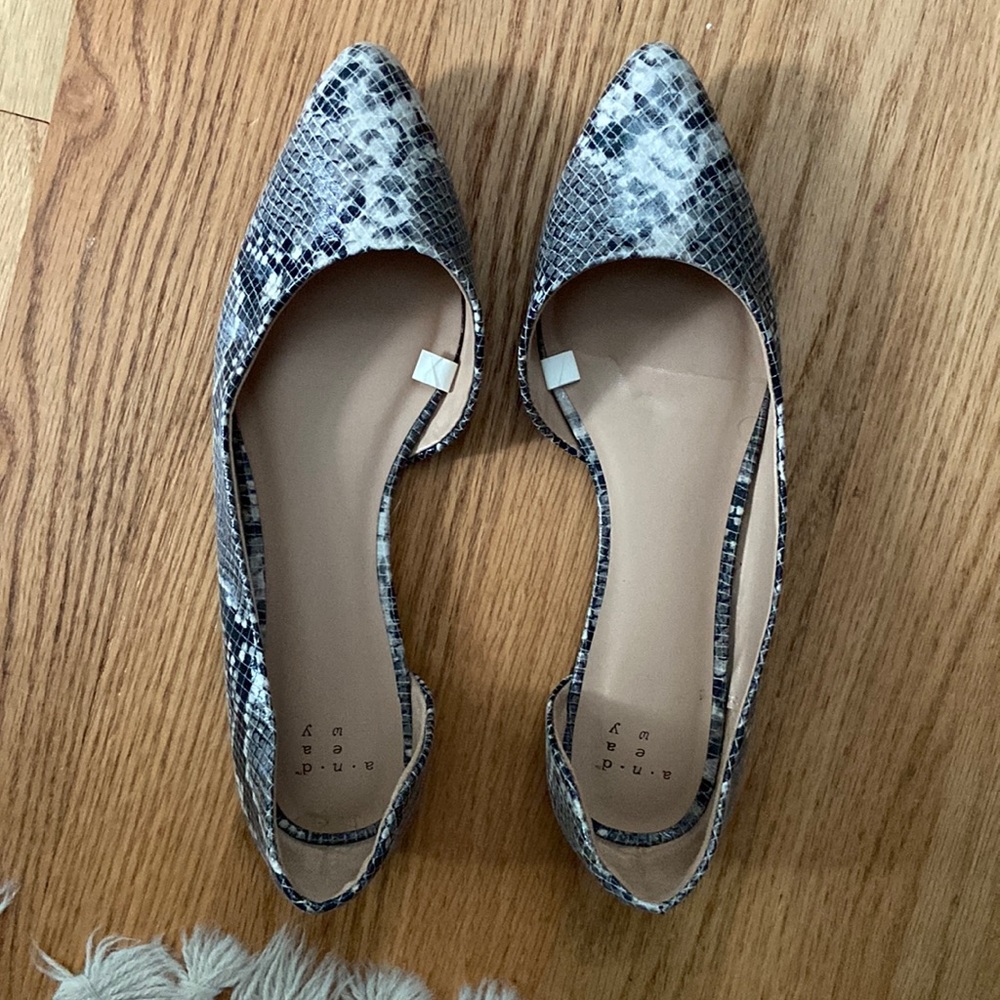 Women’s snake print flats